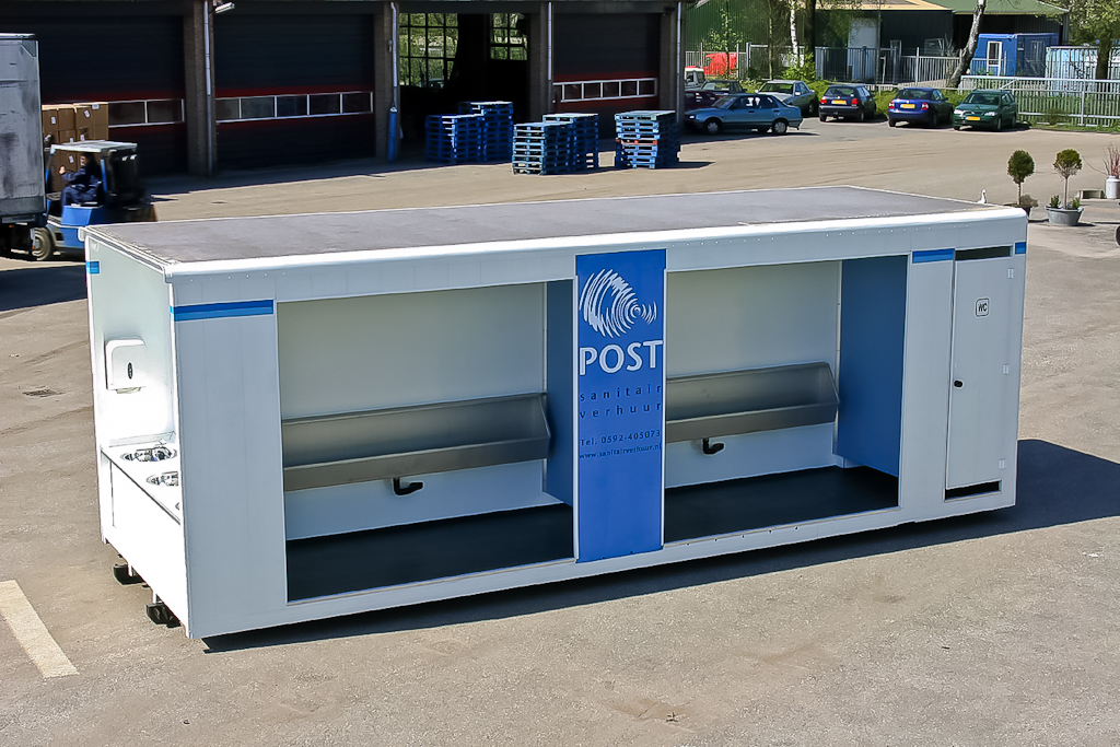 Grote toilet unit voor 20 personen